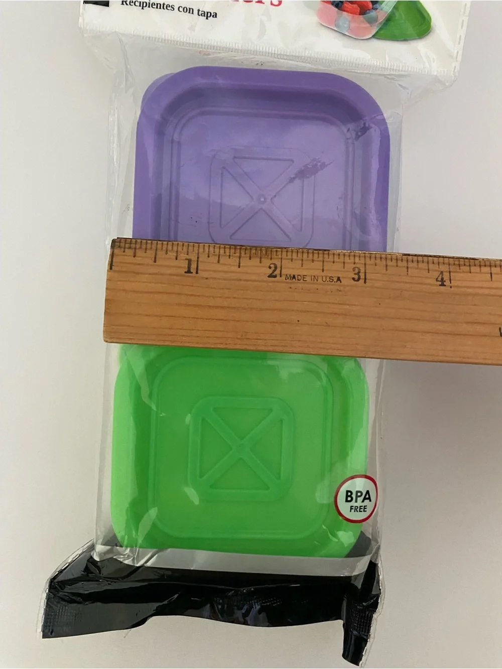 4 BPA free Plastic Containers with Lids